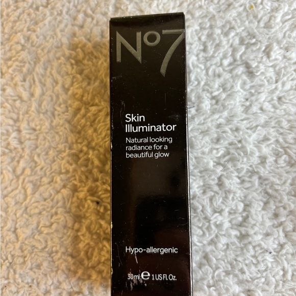 Bundle Betsey Johnson Clutch No 7 Illuminator,Shower Steamer,Towel,Sonny Angel - Picture 15 of 17